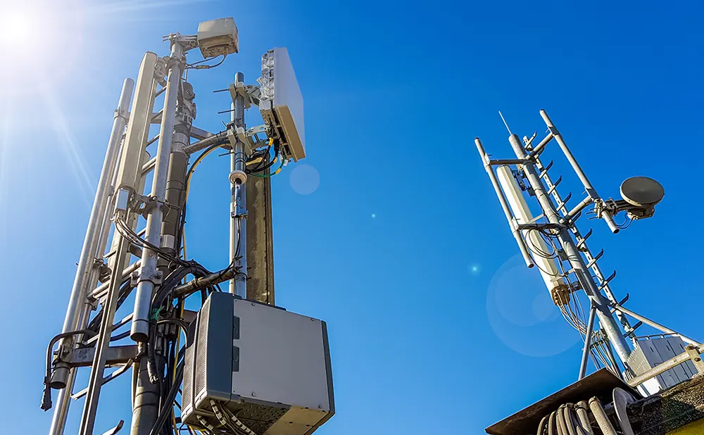 Base station antennas