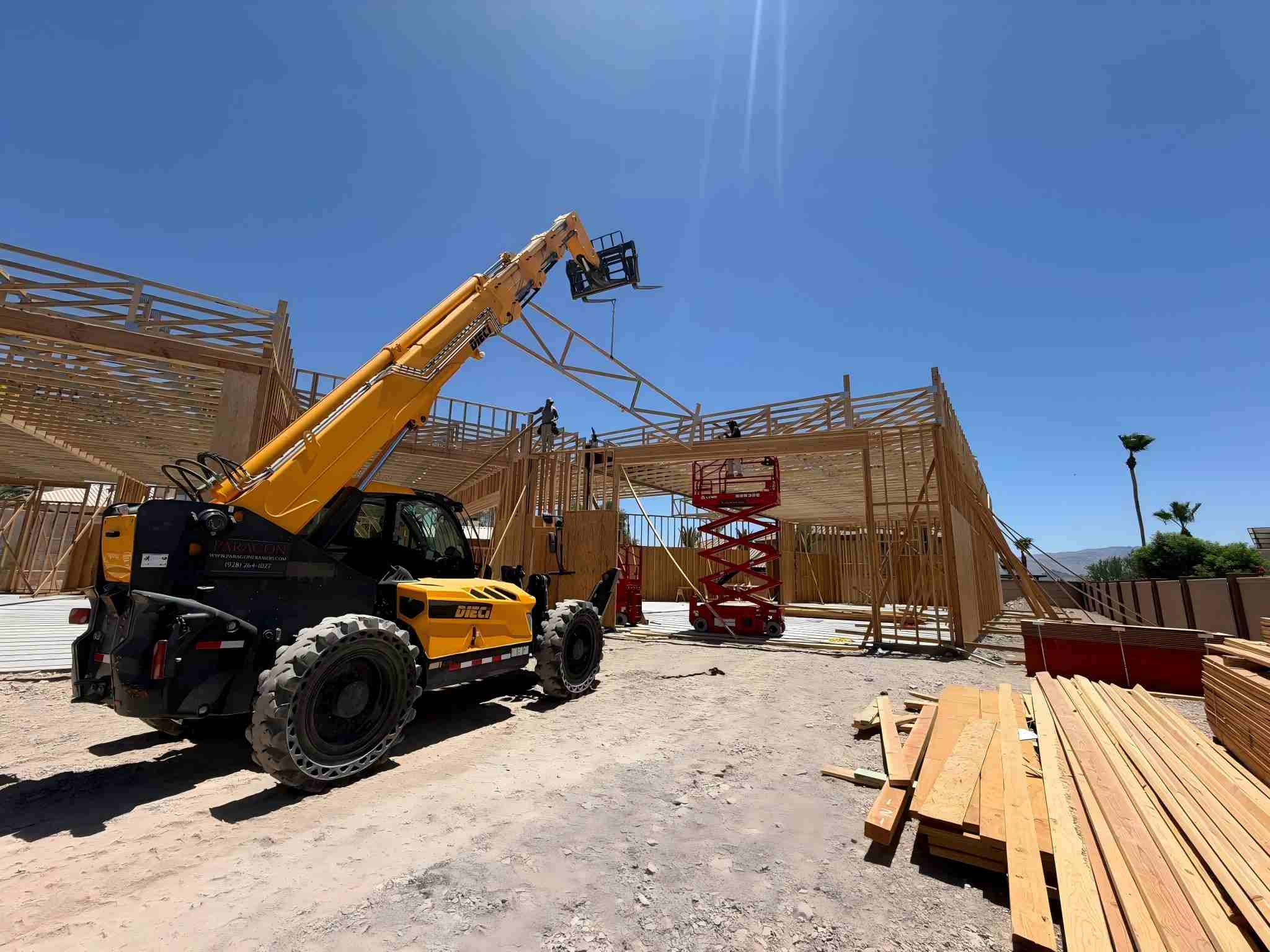 Precision Coordination: Choosing Dust-Tight Radios for Carpentry Crews
