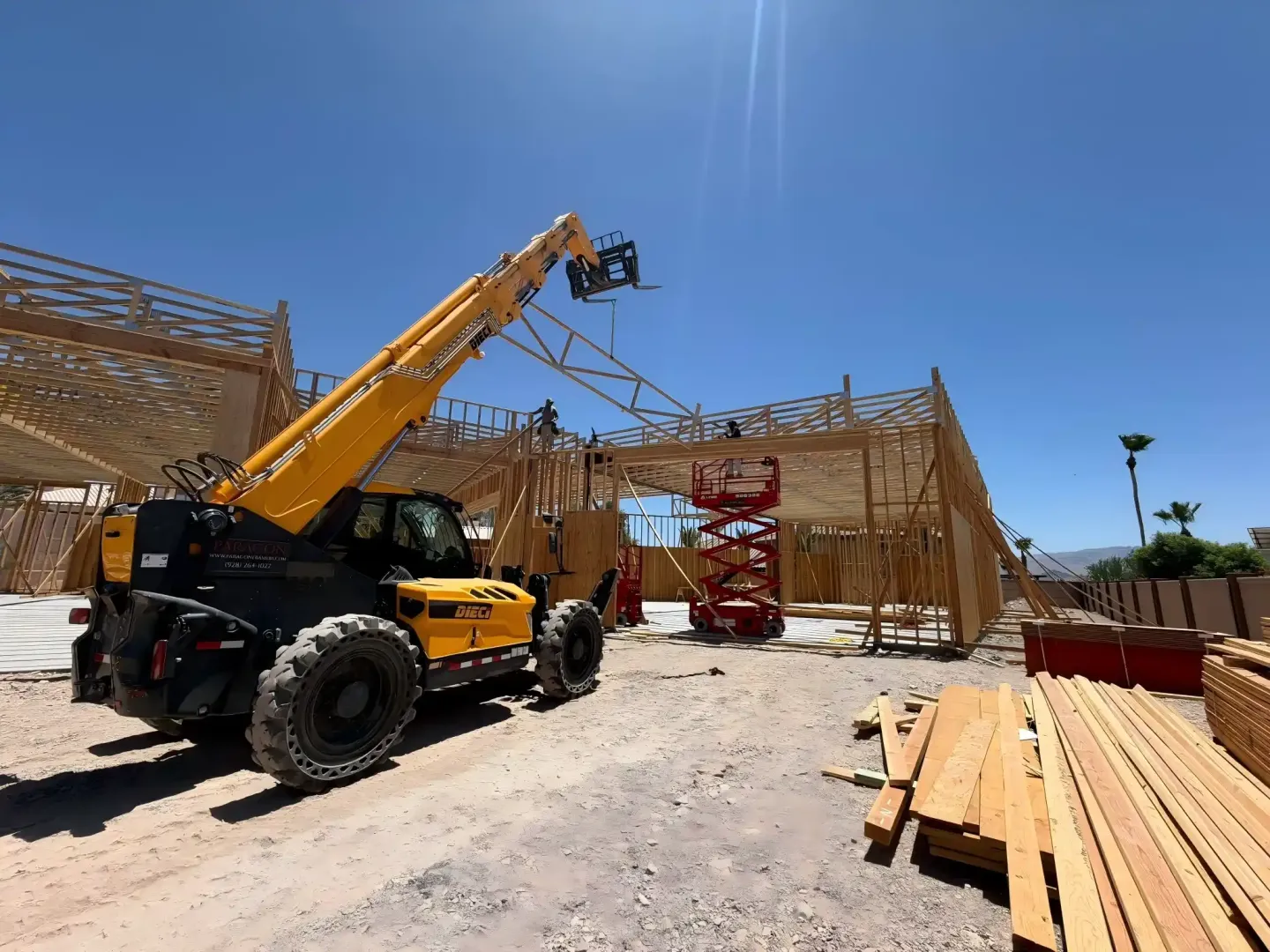 Precision Coordination: Choosing Dust-Tight Radios for Carpentry Crews