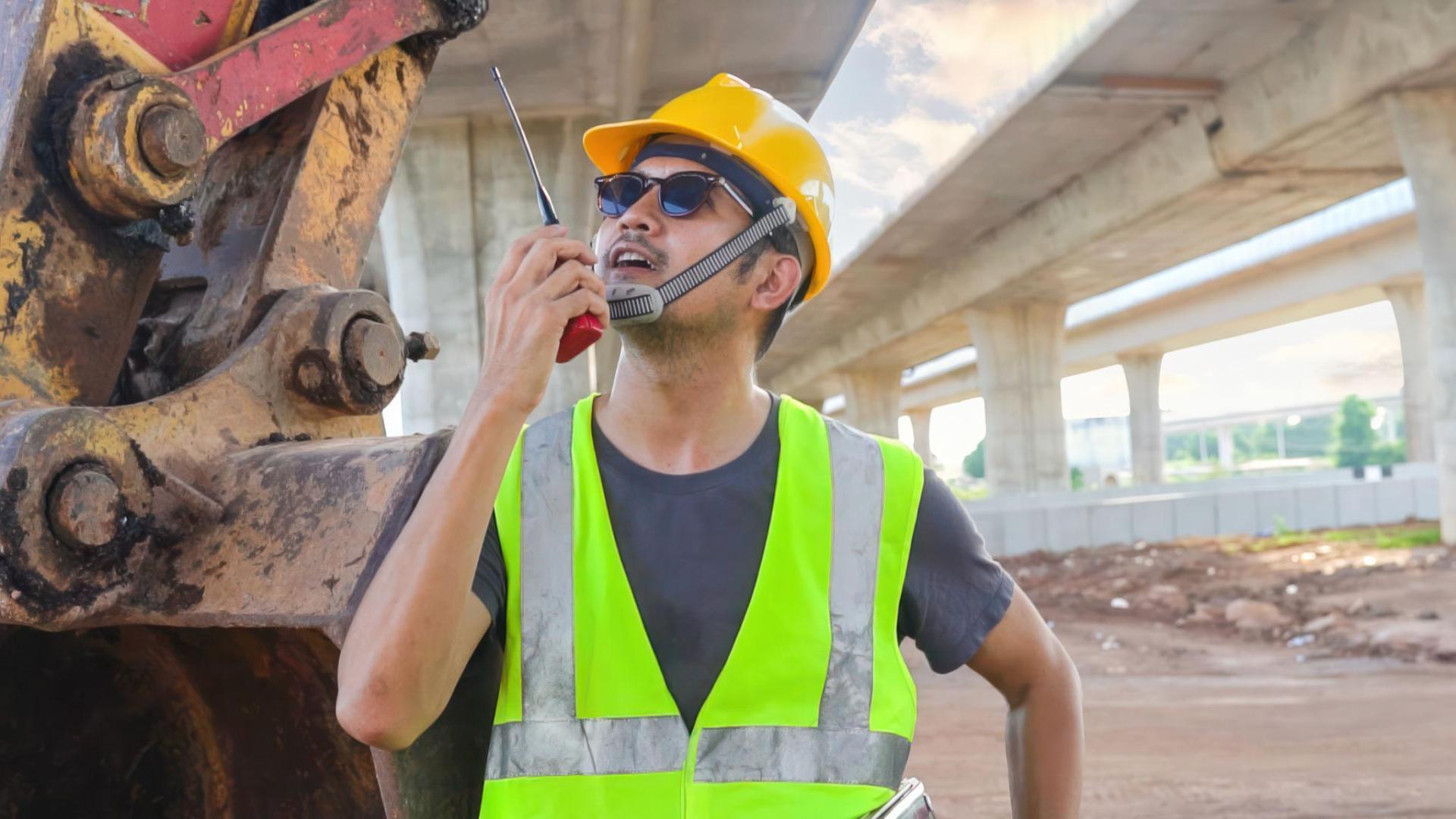 Construction Noise Cancellation: Best Radio Solutions for Loud Job Sites